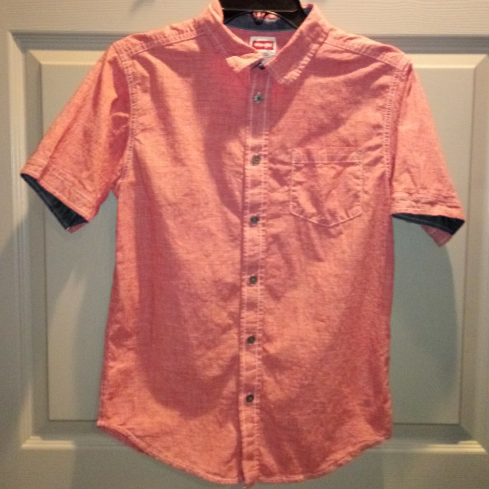 NWOT! Boys Button down shirt.